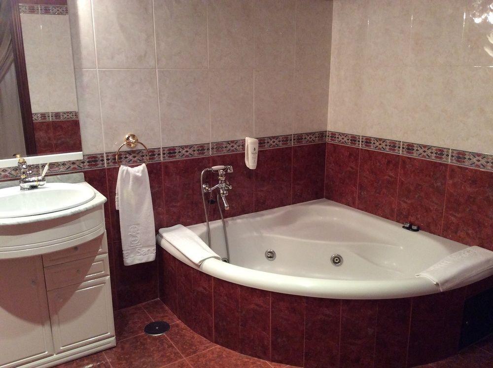 Hotel Sandra Alcala de Guadaira Luaran gambar