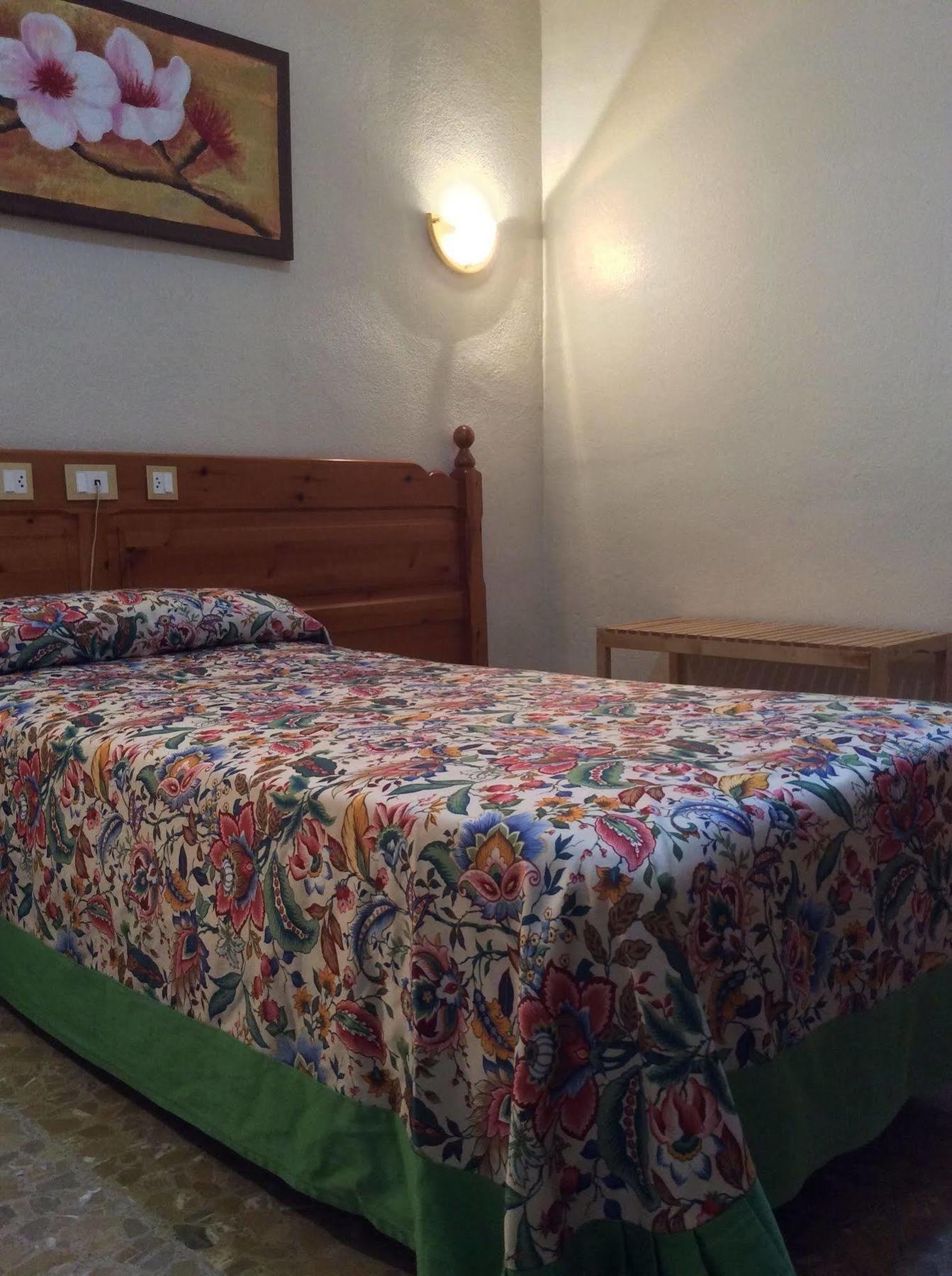 Hotel Sandra Alcala de Guadaira Luaran gambar