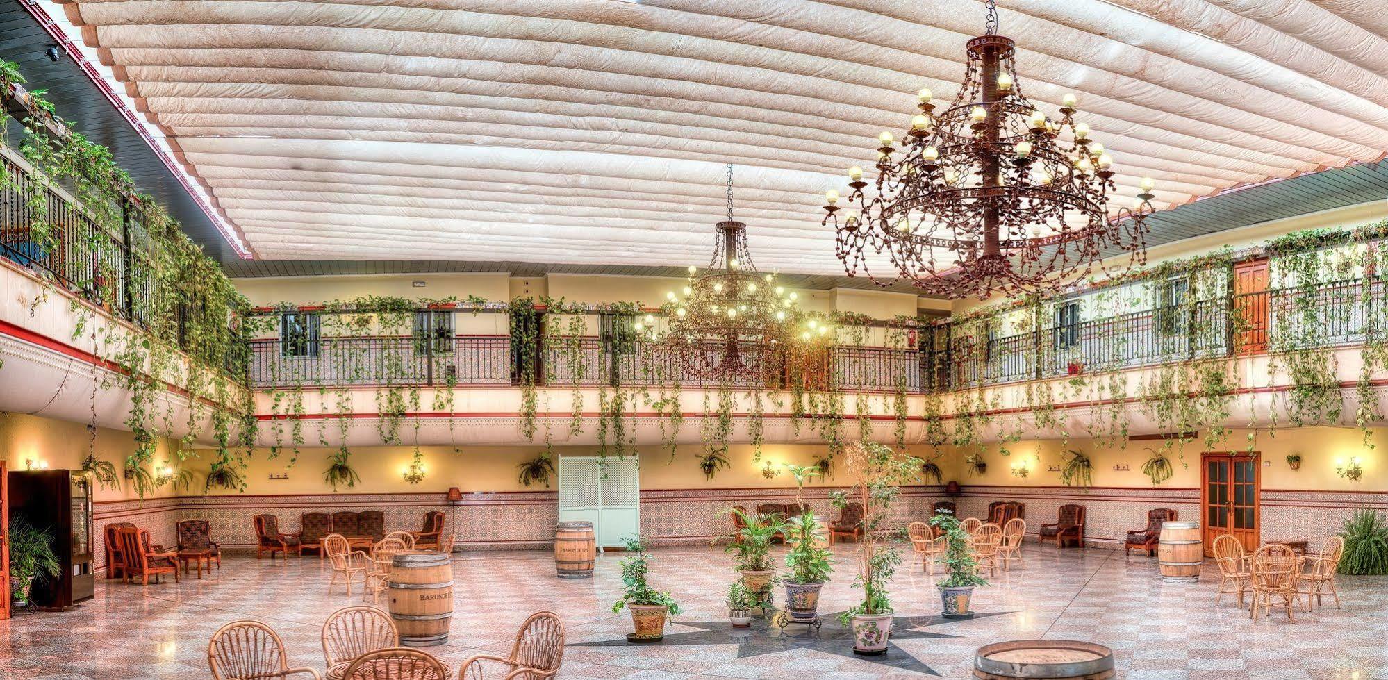 Hotel Sandra Alcala de Guadaira Luaran gambar