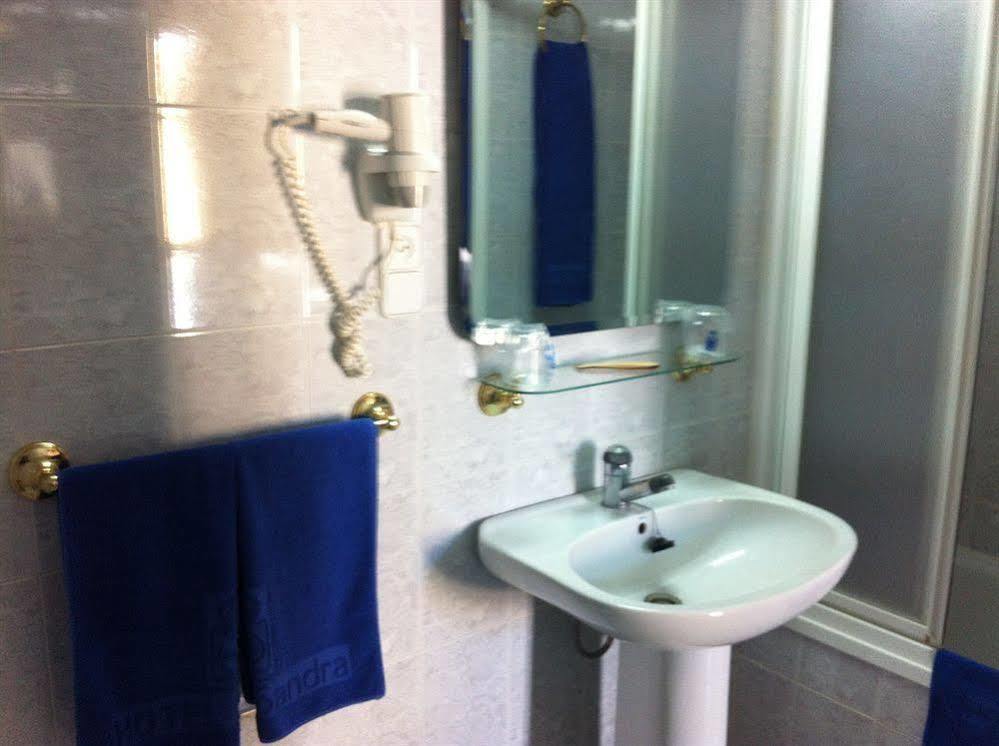 Hotel Sandra Alcala de Guadaira Luaran gambar